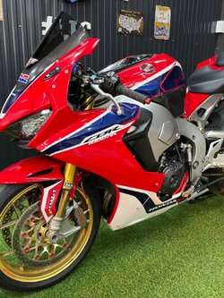 🤫 ที่สุดของบิ๊กไบท์สายพันธุ์ซุปเปอร์สปอร์ต #CBR1000rr SP จดทะเบียนปี 2018