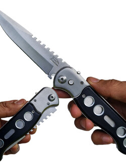 มีดสปริง มีดพับ มีดพก ขนาดยาว 9.6 (24.3 ซม.) มีปุ่มล็อคใบมีด พร้อมซองไนล่อนร้อยเข็มขัดสำหรับเก็บมีด