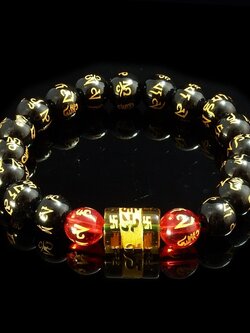 สร้อยข้อมือประคำหินแท้แกะอักษรบทสวดทิเบต ความยาว 16-18 เซน