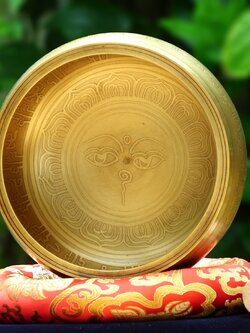 Tibetan Singing Bowl ขันทิเบต(ทองเหลือง) งานทำมือโดยช่างฝีมือชาวเนปาล (17 cm.)