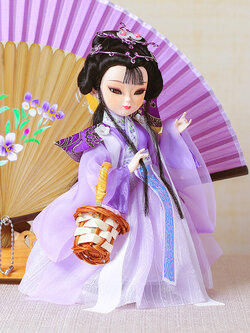 ตุ๊กตาผู้หญิงจีนโบราณในชุดผ้าไหม งานศิลปะจีน ของฝากจากมณฑลเจียงซู