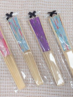 ของชำร่วยงานศพ พัดไม้ผ้า พร้อมแพ็คเกจ