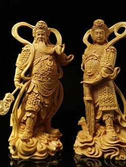 งานประติมากรรมไม้แกะสลักรูปพระโพธิสัตว์กวนอู จากมณฑลหูเป่ย์ ประเทศจีน