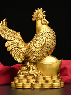 #พญาไก่มงคล ตัวแทนของผู้ที่มีความฉลาดเฉลียว กล้าหาญ เสริมโชคลาภด้านเงินทอง,แก้ปีชง