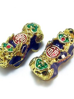 ปี่เซี๊ยะ 5 ธาตุ,หลังอักษรมงคล ตัวปี่เซี๊ยะเป็นโลหะชุบทองลงยา (ราคา 1 ชิ้น)