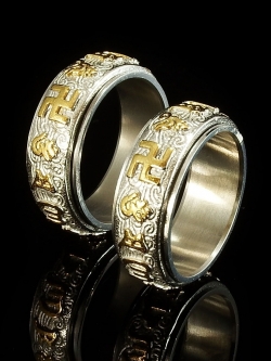 แหวนมงคลสลักบทสวดอักษรจีน ผ่านพิธีจากวัดวัดโจคัง วัดที่ศักดิ์สิทธิ์ที่สุดในทิเบต