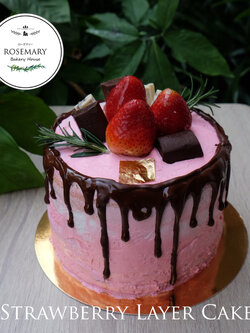 สตรอเบอร์รี่เลเยอร์เค้ก (ขนาด 1 ปอนด์) 4 ชั้น / Strawberry Layer Cake (1 Pound / 6'' x 6") 4 Layers
