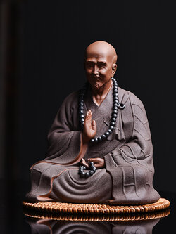 ตุ๊กตาดินเผานักบวชนิกายเซน รูปแบบสวยงาม แสดงถึงความสงบ