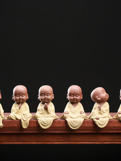 ตุ๊กตานักบวชดินเผาเซรามิกสไตล์จีน จากมณฑลซานตง ประเทศจีน