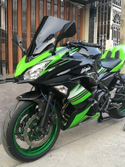 รถคันนี้ทำไมมันหล่อจังใครได้ไปขับหล่อทั้งคนขับทั้งรถไมล์วิ่ง 1XXXX โล