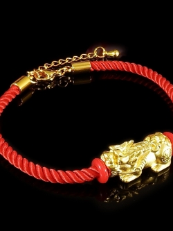 สร้อยข้อมือปี่เซี๊ยะทองคำแท้ 99.99% เชือกเกาหลีสีแดงปรับสายได้ 15-18 cm.