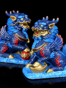 กิเรนคู่เนื้อทองเหลืองลงสีน้ำเงิน เสริมดวงการงานการเงินป้องกันสิ่งชั่วร้าย