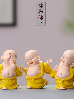 ตุ๊กตาเซรามิกพระสังกัจจายน์น้อย อรหันต์แห่งความอุดมสมบูรณ์