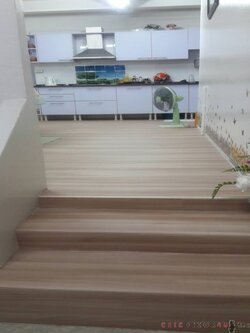 พีวีซีปูพื้น ลายไม้น้ำตาลอ่อน Acacia – Light brown JP-003 หน้ากว้าง 100 ซม หนา 0.6 มม ยาวเมตรละ