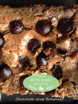 บราวนี่ส์ช็อกโกแลตชิพ Chocolate Chip Brownies (ขนาด 6 x 6 cm.)