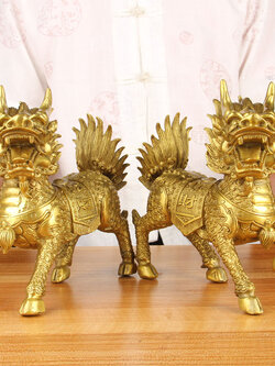 กิเรนคู่เนื้อทองเหลือง เสริมดวงการงานการเงินป้องกันสิ่งชั่วร้าย