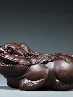 ปี่เซี๊ยะเก็บทรัพย์ Lucky Pixiu Rosewood Crafts งานแกะสลักไม้จริงจากฝูเจี้ยน ประเทศจีน