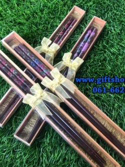 ตะเกียบไม้ใส่ในกล่องไม้