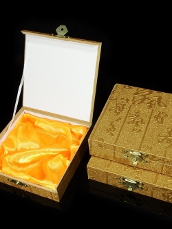 กล่องเครื่องประดับก้นตื้น สำหรับใส่กำไลหรือสร้อยข้อมือ