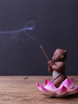 "เทพนาจา"ตุ๊กตาดินเผาสำหรับปักธูป รูปแบบเทพเจ้าลัทธิเต๋า