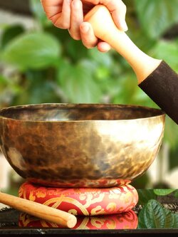 ขันทิเบต(ทองเหลือง)Tibetan Singing Bowl งานทำมือโดยช่างฝีมือชาวเนปาล ขนาด 24 cm.