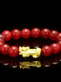 ข้อมือปี่เซี๊ยะเรียกทรัพย์ หินมงคลสีแดง ขนาดหิน 10 มิล