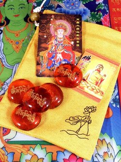 หินมนตรา อักษรมนต์พระสูตรแห่งทิเบต เสริมดวง เสริมมงคล (เรซิ่นสีแดง)