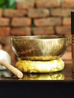 ขันทิเบต(ทองเหลือง) Tibetan Singing Bowl งานทำมือโดยช่างฝีมือชาวเนปาล (17 cm.)