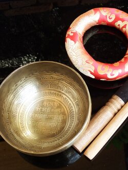 ขันทิเบต(ทองเหลือง) Tibetan Singing Bowl งานทำมือโดยช่างฝีมือชาวเนปาล (16 cm.)