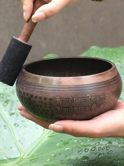 Tibetan Singing Bowl ขันทิเบต(ทองเหลือง) แกะสลักบทสวดหัวใจพระสูตร เสริมมงคลผู้บูชา