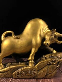 รูปหล่อทองเหลือง Lucky Bull วัวนำโชค เสริมดวงการเงิน,การงาน,แก้ปีชง จากมณฑลเหอหนาน ประเทศจีน