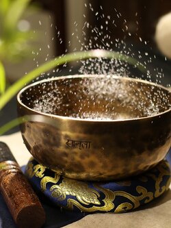 Tibetan Singing Bowl ขันทิเบต(ทองเหลือง) งานทำมือโดยช่างฝีมือชาวเนปาล (18 cm.)