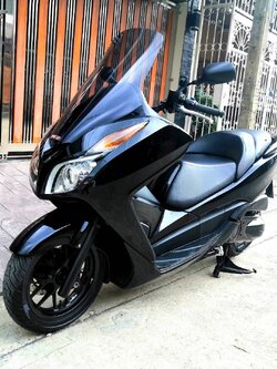 FORZA300 /2015 รถบ้านแท้สภาพพร้อมใช้เครื่องดี สีเดิม ศูนย์ตรง ประวัติดีไม่ล้มไม่ชน