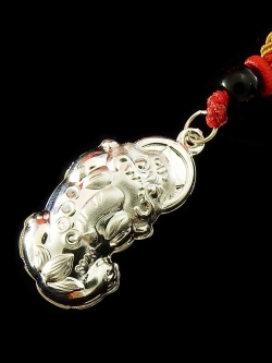 จี้ปี่เซี๊ยะเรียกทรัพย์เงินแท้ 99.99% น้ำหนัก 0.71 กรัม /สินค้ามีใบรับประกัน