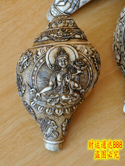 หอยสังข์อินเดียสีขาวแกะลายโดยช่างฝีมือเนปาล สำหรับใช้เป่าในพิธีกรรมทางศาสนา ขนาด 18 cm.