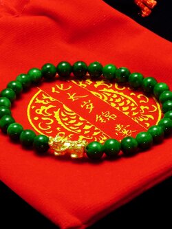 ข้อมือหินอาเกตสีเขียว ปี่เซี๊ยะทองคำแท้ 99.99% น้ำหนัก 0.30 กรัม /ข้อมือ 15-18 เซน