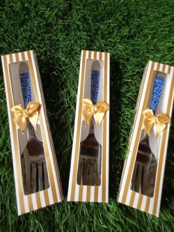 ช้อนส้อมกินข้าวสแตนเลส ใส่กล่องติดโบว์