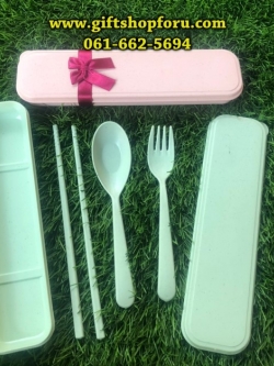 ช้อนส้อมตะเกียบข้าวฟ่าง ใส่กล่องผูกโบว์