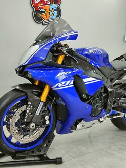 ทรงแบบนี้เค้าเรียกว่าหล่อพอตัว 😆 YAMAHA YZF R1 จดทะเบียนปี 2018 โมเดล17 "แต่งร่วมแสน⭐แค่หมื่นกว่า"