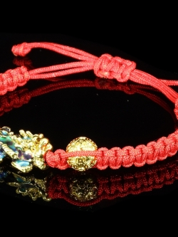 ข้อมือ "ปี่เซี๊ยะ 5 ธาตุ" เชือกแดงปรับขนาดข้อมือ 15-18 เซนติเมตร