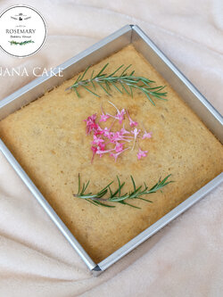 🍌BANANA CAKE🍌 เค้กกล้วยหอมไฮโซ ขนาด 2 ปอนด์ (2 Pounds) 7 x 7 นิ้ว แบบไปตัดแบ่งเอง