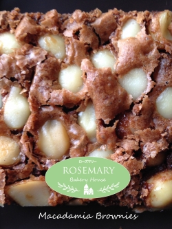 บราวนี่ส์แมคคาดาเมีย Macadamia Brownies (ขนาด 6 x 6 cm.)