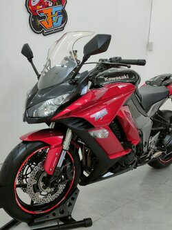 รถสวยสายจอดที่แท้ทรู...Kawasaki Ninja1000 ปลายปี 2011 สเปคนอก US." สีนี้ไม่มีซ้ำ"