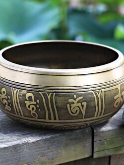 Tibetan Singing Bowl ขันทิเบต(ทองเหลือง) งานทำมือโดยช่างฝีมือชาวเนปาล