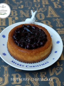 บลูเบอร์รี่ชีสเค้ก (ขนาด 1/2 ปอนด์) /BLUEBERRY CHEESECAKE (1/2 Pound / 4.5'' x 4.5")