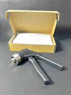 Hand Crimper for use with 11mm cap seals