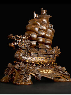 เรือภำเภาขนทรัพย์,เรืองมังกรมงคล เสริมทรัพย์เงินทองไหลมาเทมา (งานเรซิ่น ลายไม้)