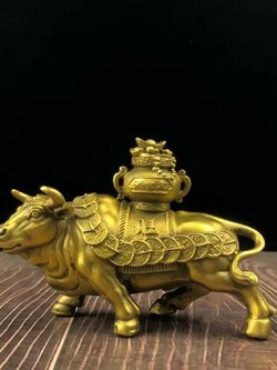 รูปหล่อทองเหลือง Lucky Bull วัวนำโชค เสริมดวงการเงิน,การงาน,แก้ปีชง จากมณฑลเหอหนาน ประเทศจีน