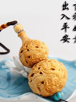 น้ำเต้ามังกรเรียกทรัพย์ เสริมทรัพย์การเงินดี แกะจากไม้เนื้ออ่อนในมณฑลหูเป่ย์ ประเทศจีน