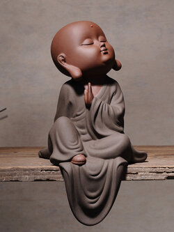 ตุ๊กตานักบวชดินเผาเซรามิกสไตล์จีน จากมณฑลซานตง ประเทศจีน